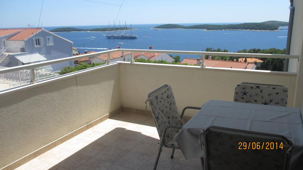J&b House Hvar Apartment